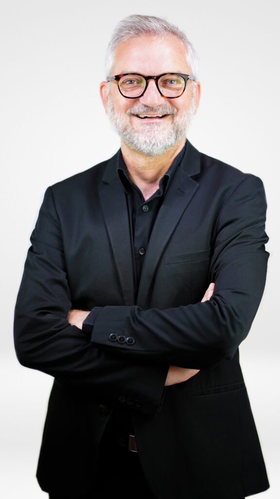 Portrait - Pascal Faidy Magicien Mentaliste Bordeaux - fête d'entreprise.