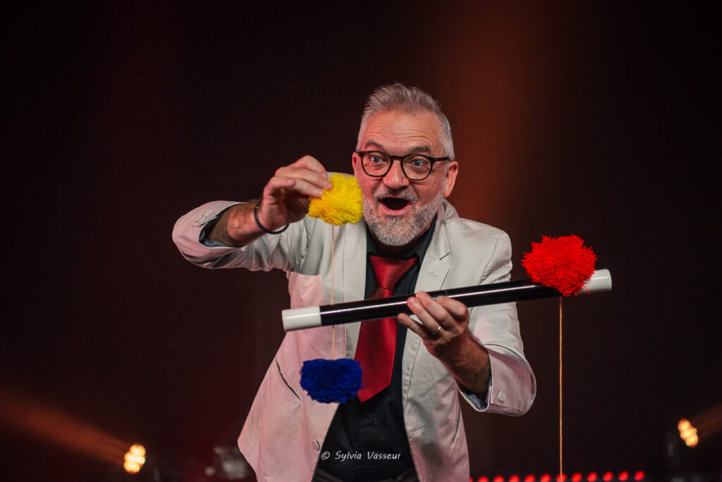 Spectacle de magie en Dordogne (24) - Magicien, musicien - Arbre de noël, enfants, jeune public, familial